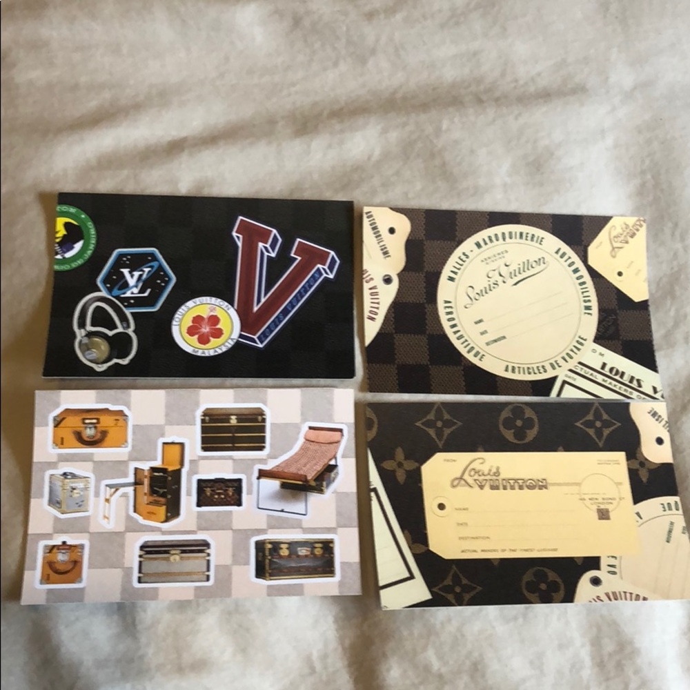 4 Louis Vuitton postal cards. Total of 4